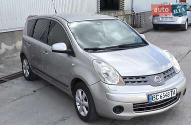Хэтчбек Nissan Note 2008 в 