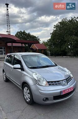 Хэтчбек Nissan Note 2008 в 