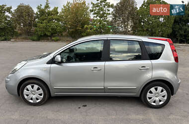 Хэтчбек Nissan Note 2008 в 