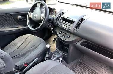 Хэтчбек Nissan Note 2006 в 