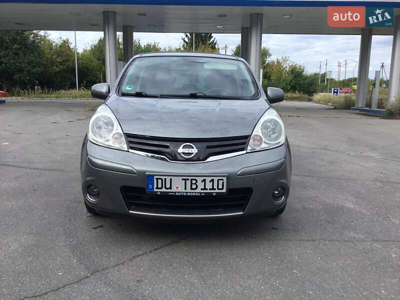 Хэтчбек Nissan Note 2011 в Староконстантинове