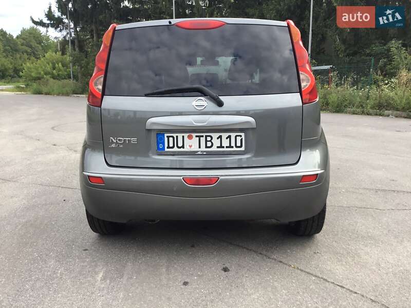 Хэтчбек Nissan Note 2011 в Староконстантинове