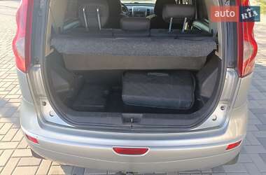 Хэтчбек Nissan Note 2007 в 