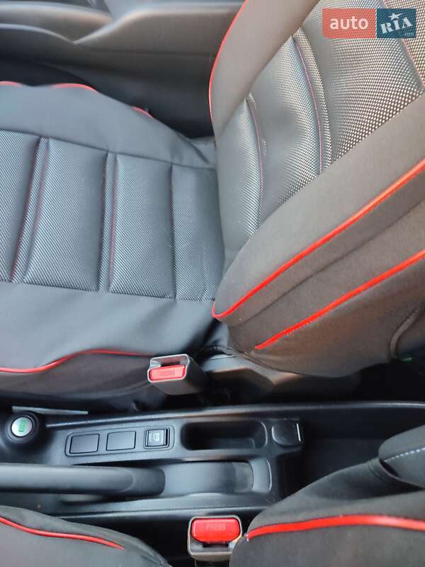 Хэтчбек Nissan Note 2015 в Краматорске