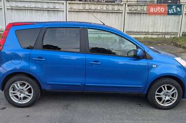 Хэтчбек Nissan Note 2006 в 