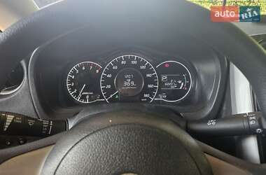 Хэтчбек Nissan Note 2013 в 