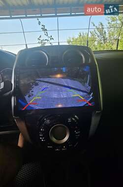 Хэтчбек Nissan Note 2013 в 