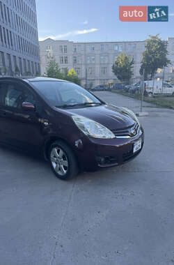 Хетчбек Nissan Note 2012 в 