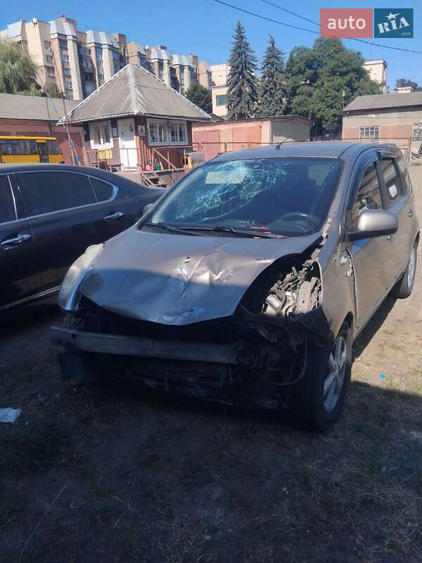 Хэтчбек Nissan Note 2006 в Черновцах