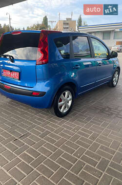 Хэтчбек Nissan Note 2006 в 