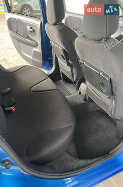 Хэтчбек Nissan Note 2006 в 