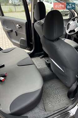 Хэтчбек Nissan Note 2013 в 