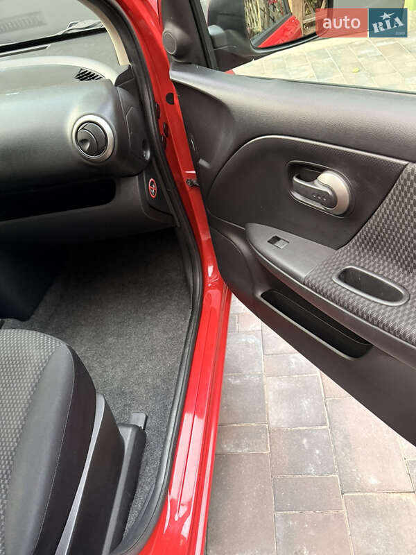 Хэтчбек Nissan Note 2008 в Здолбунове