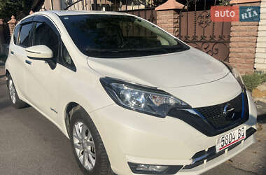 Хэтчбек Nissan Note 2017 в 