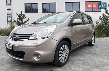 Хэтчбек Nissan Note 2009 в 