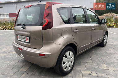Хэтчбек Nissan Note 2009 в 