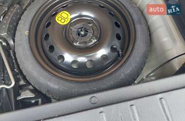 Хэтчбек Nissan Note 2008 в 