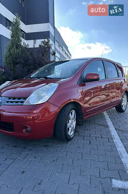 Хэтчбек Nissan Note 2008 в 