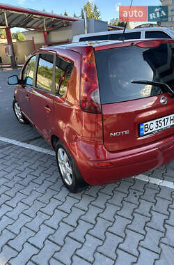 Хэтчбек Nissan Note 2008 в 