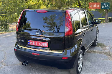 Хэтчбек Nissan Note 2006 в 