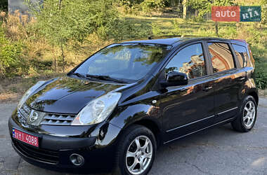 Хэтчбек Nissan Note 2006 в 