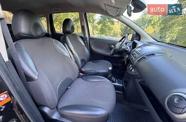 Хэтчбек Nissan Note 2006 в 