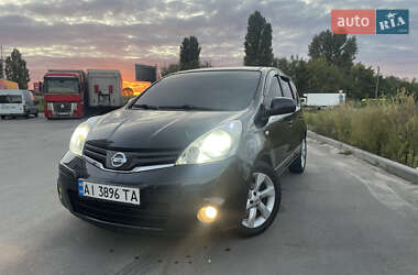 Хэтчбек Nissan Note 2009 в 
