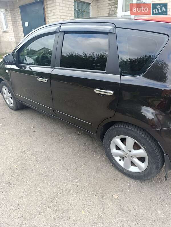 Хэтчбек Nissan Note 2006 в Горохове