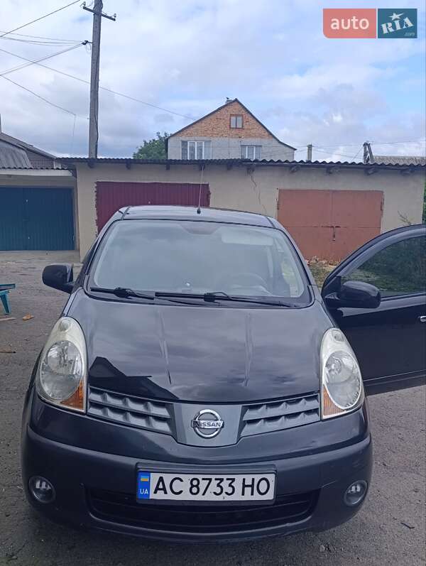 Хэтчбек Nissan Note 2006 в Горохове