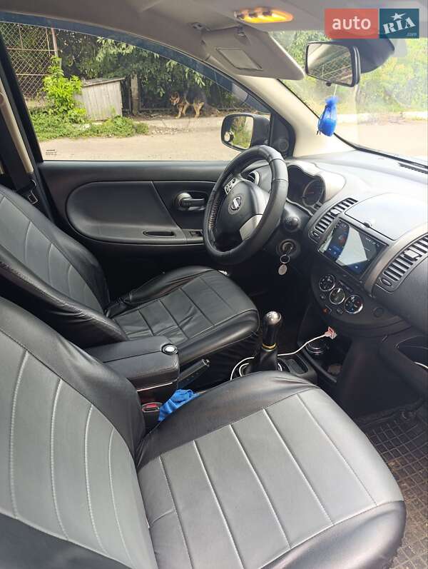 Хэтчбек Nissan Note 2006 в Горохове