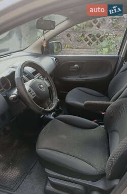 Хэтчбек Nissan Note 2006 в 