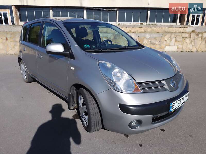 Хетчбек Nissan Note 2006 в Миргороді