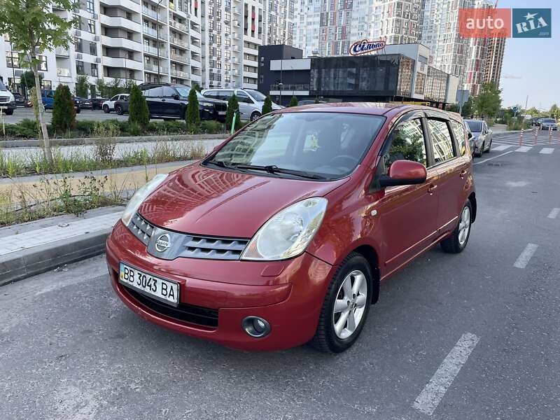 Хэтчбек Nissan Note 2008 в Киеве