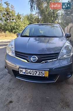 Хэтчбек Nissan Note 2009 в 