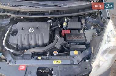 Хэтчбек Nissan Note 2009 в 