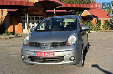 Хэтчбек Nissan Note 2008 в 