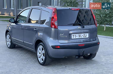 Хэтчбек Nissan Note 2006 в 