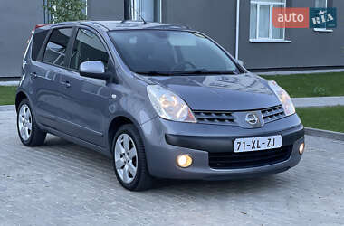 Хэтчбек Nissan Note 2006 в 