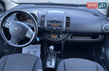 Хэтчбек Nissan Note 2006 в 