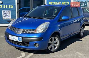 Хэтчбек Nissan Note 2006 в 
