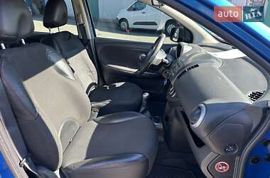 Хэтчбек Nissan Note 2006 в 