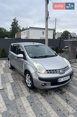 Хэтчбек Nissan Note 2006 в 