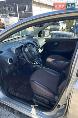 Хэтчбек Nissan Note 2006 в 
