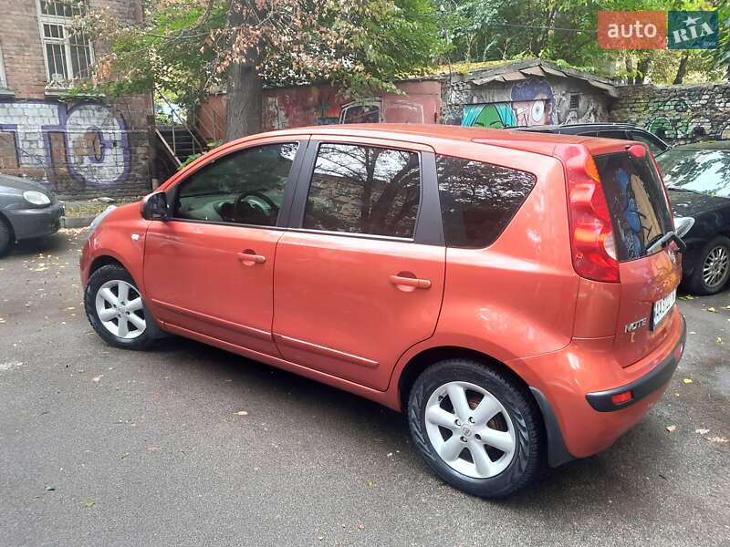 Хэтчбек Nissan Note 2007 в Киеве
