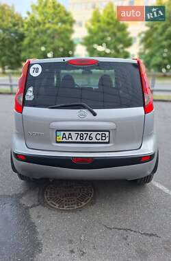 Хэтчбек Nissan Note 2006 в 