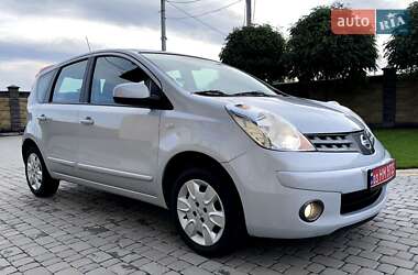 Хэтчбек Nissan Note 2008 в 