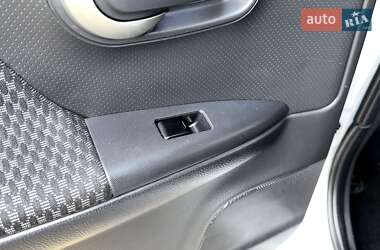 Хэтчбек Nissan Note 2008 в 