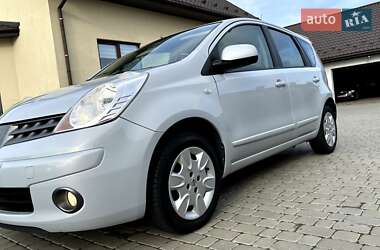 Хэтчбек Nissan Note 2008 в 