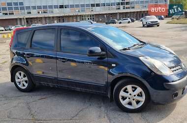 Хэтчбек Nissan Note 2006 в 