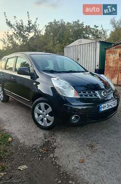 Хэтчбек Nissan Note 2007 в 